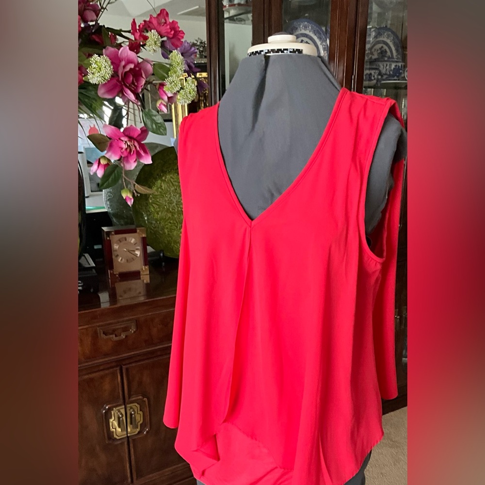 Women’s V-Neck Sleeveless Red Top